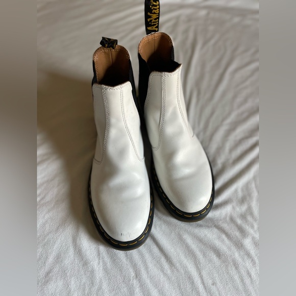 Dr. Martens women's size 9 white boots - Picture 2 of 11